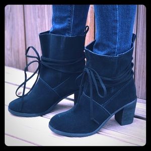 Toms Black Suede Mila Booties Size 8